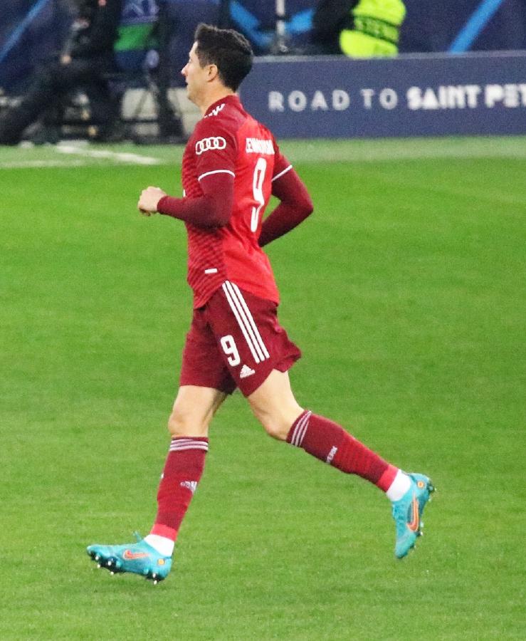 莱万多夫斯基欧冠进球纪录与表现：欧洲最高舞台上的射手传奇