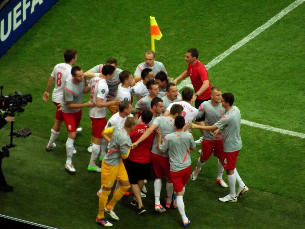 莱万多夫斯基射门技术深度解析:现代足坛最全面终结者的武器库